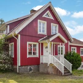 Gorgeous Home In Holmsjö With Lake View – hotel w mieście Holmsjö