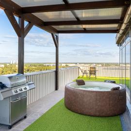 SkyPenthouse & SPA with FREE Parking