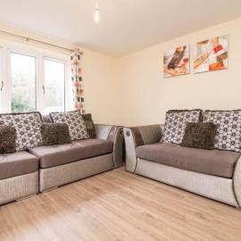 Quiet and Lovely 3-bed house parking and garden: Wolverhampton şehrinde bir otel