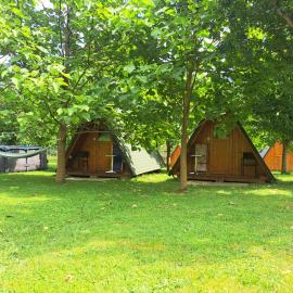 GLAMPING HIŠKe PETRIN、トールミンのホテル