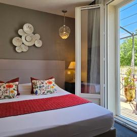 Brit Hotel Acacias, хотел в Арл