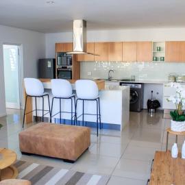 Freedom Plaza serviced apartments, מלון בווינדהוק