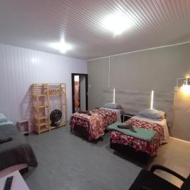 Hotel Pousada Roma، فندق في كارازينيو