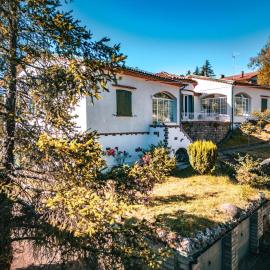 D'Aiano Guest House B&B, hotel u gradu 'Castel dʼAiano'