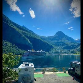 Solhaug Fjordcamping – hotel w mieście Geiranger