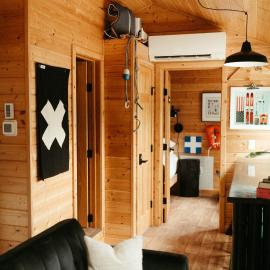 BOAT HAUS Cabin Retreat Sauna, Plunge, Hot Tub, hotel i Lakeside