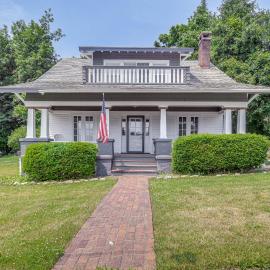Charming Ticonderoga Home - Walk to Downtown!, хотел в Ticonderoga
