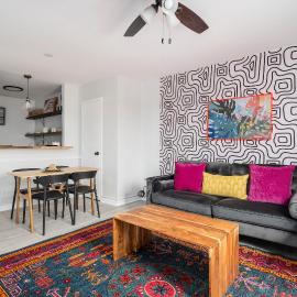 Renovated 2 Bedroom Condo Free Parking LM1405