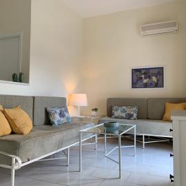 Gkely's apartment 1, hotel in Kamena Vourla