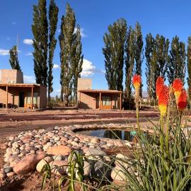 Posada Piuquén Suites De Montaña: Barreal şehrinde bir otel