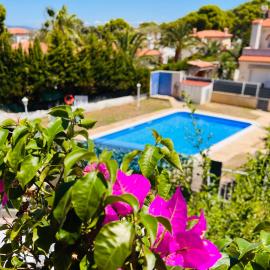 SUNDARA, brisa marina, serenidad y piscina