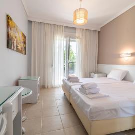Theramvos Superior Apartments, готель у місті Ханіоті