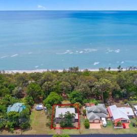 Kingfisher by the Sea, Hotel in Toogoom