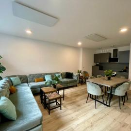 Goldstadt Schlössle Suite 2-Zimmer Design Apartament Zentrum Pforzheim, hotell i Pforzheim