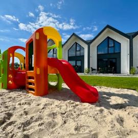 Baltic Atelier domki nad morzem z sauną، فندق في جيبوفو