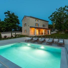 Villa Heureka-Luxury Istrian Villa- Heated Pool, Sauna & Nature Views