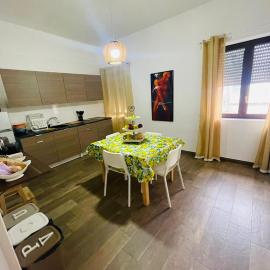 Casa Politeama Spacious Central Flat by Oplonti Station for Pompeii, Sorrento and Naples