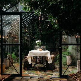 Luxury Treetop Escape with a Garden glasshouse, Hotel in Kalorama