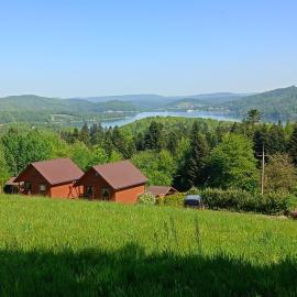 Domki U Julka Nad Jeziorem Solińskim z Jacuzzi, хотел в Werlas