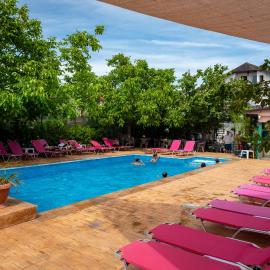 PENSIUNEA LAINER, hotel v destinaci Lumina