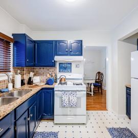Rachel's Private Hideaway with king bed, kitchen, laundry, parking and big yard、トレドのホテル