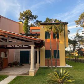 À Beira Lago - Casa de férias – hotel w mieście Mira