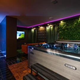 L escale VRAI Jacuzzi 130 jets, Sauna, lit king size, écran géant, NETFLIX, hotelli kohteessa Évreux