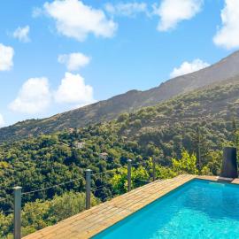 Ikaria View Resort and Villa with Pool, hotel v destinácii Arethousa