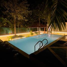 Serenity Farm Stay, hotel a Hampāpura