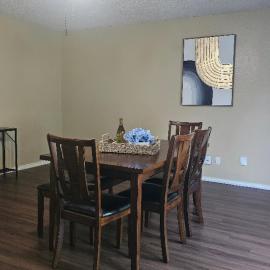 Cozy Four Bedroom Residence in Converse