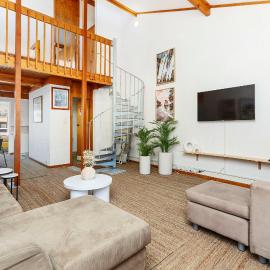 11 Cottesloe - steps from beach - sleeps 3