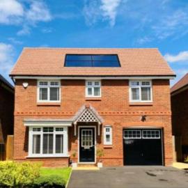 Modern House with Parking, Close to Train, City, Airport