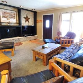 Claim Jumper Townhouse 22