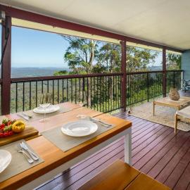 Montville Retreat With Hinterland & Coastal Views
