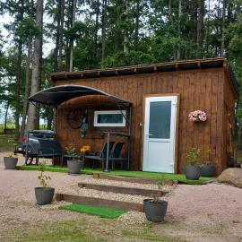 Les Pichies, Logement insolite, Tiny House de Julia、Saint-Léger-sur-Vouzanceのホテル