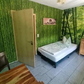 Bauernhof Privatzimmer Free WiFi Gemeinschaftsbad, hotel di Hausbreitenbach