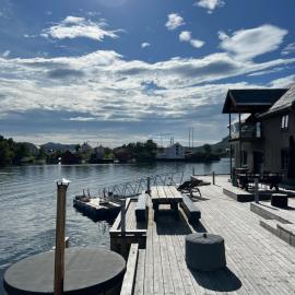 Amundøya Penthouse, готель у місті Кристіансунн