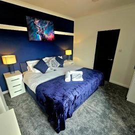 Newly refurbed - sleeps 6 - long stay