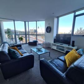 Grand 2BR between ANU and City - Hosted by Canstay