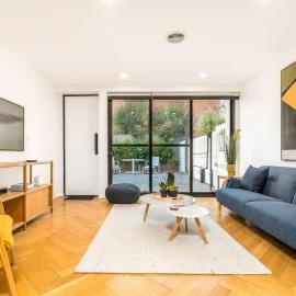 2-Storey Lumiere Townhouse with Private Courtyard - Hosted by Canstay, hotel a Canberra