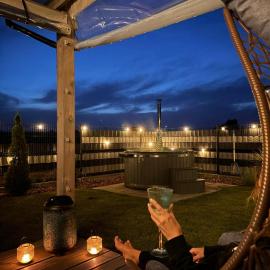 Jej i Jego - Eleganckie domki z balią na wyłączność, hotel em Niewiesze
