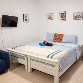 Studio 2 Yabisi with Garden access