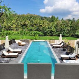 Villa Norwegia - pool with panorama rice field view, hotel i Yogyakarta