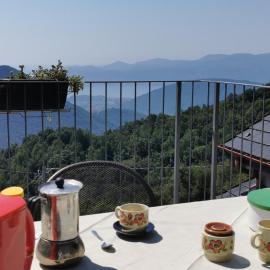 Baita Michele con Terrazzo e bellissima Vista Lago x 4 Persone