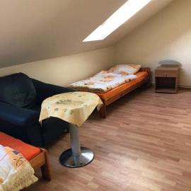 Stajnia Czahary z widokiem na jezioro, hotel in Pogorzelica