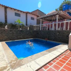 Casa el Pozo Playa el Agua, hotel i La Loma
