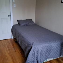 Le1226-Private Room 3 with Free WIFI and Parking, hotel in Edmundston