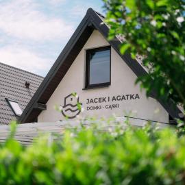 Jacek i Agatka, hotel i Gąski