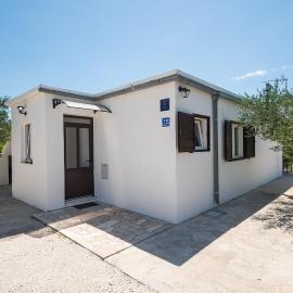 House Mirna, hotel in Rogoznica