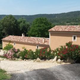 "Les Lauriers" chambre indépendante climatisée avec terrasse et parking privée, hotel di Moustiers-Sainte-Marie